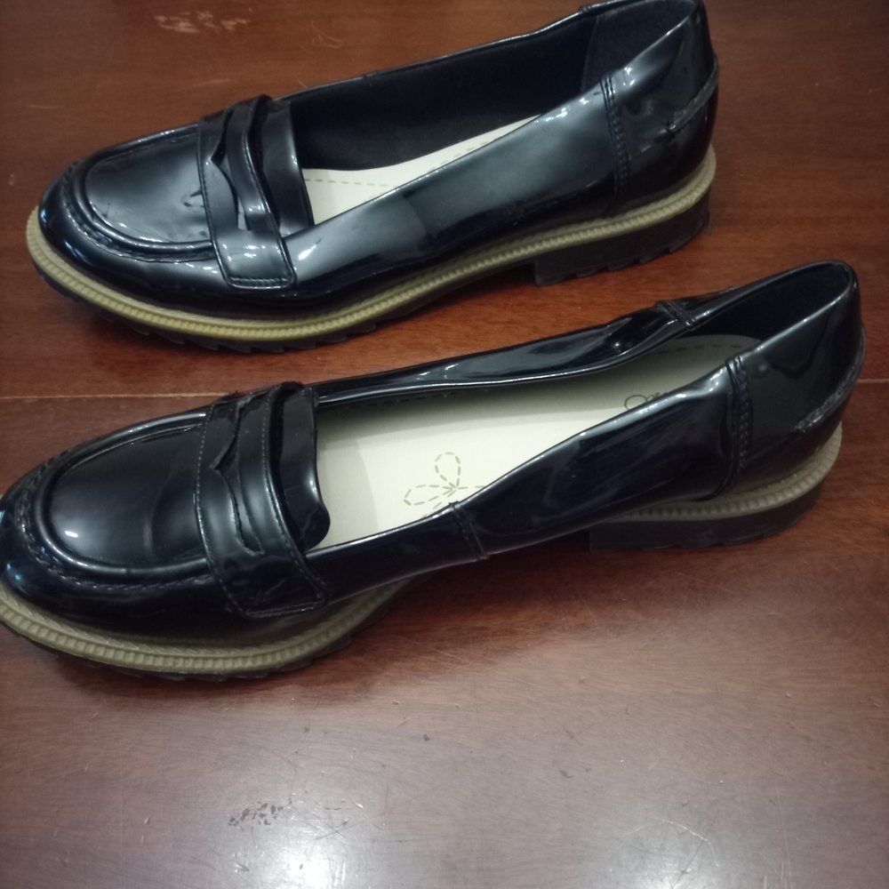 Clarks Women's Shiny Black Loafers - Picture 3 of 6